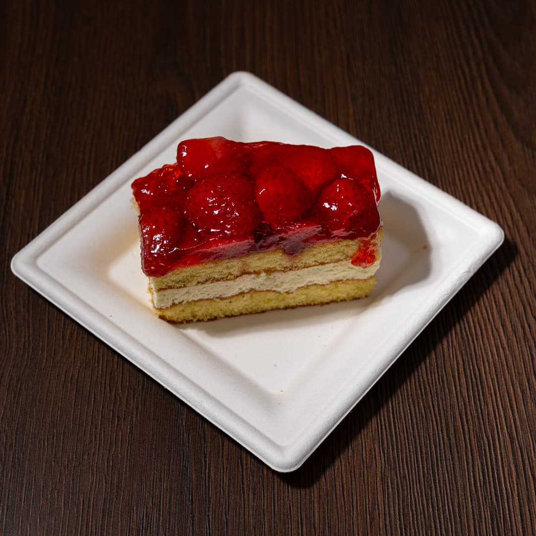 Vanilla Strawberry Cake